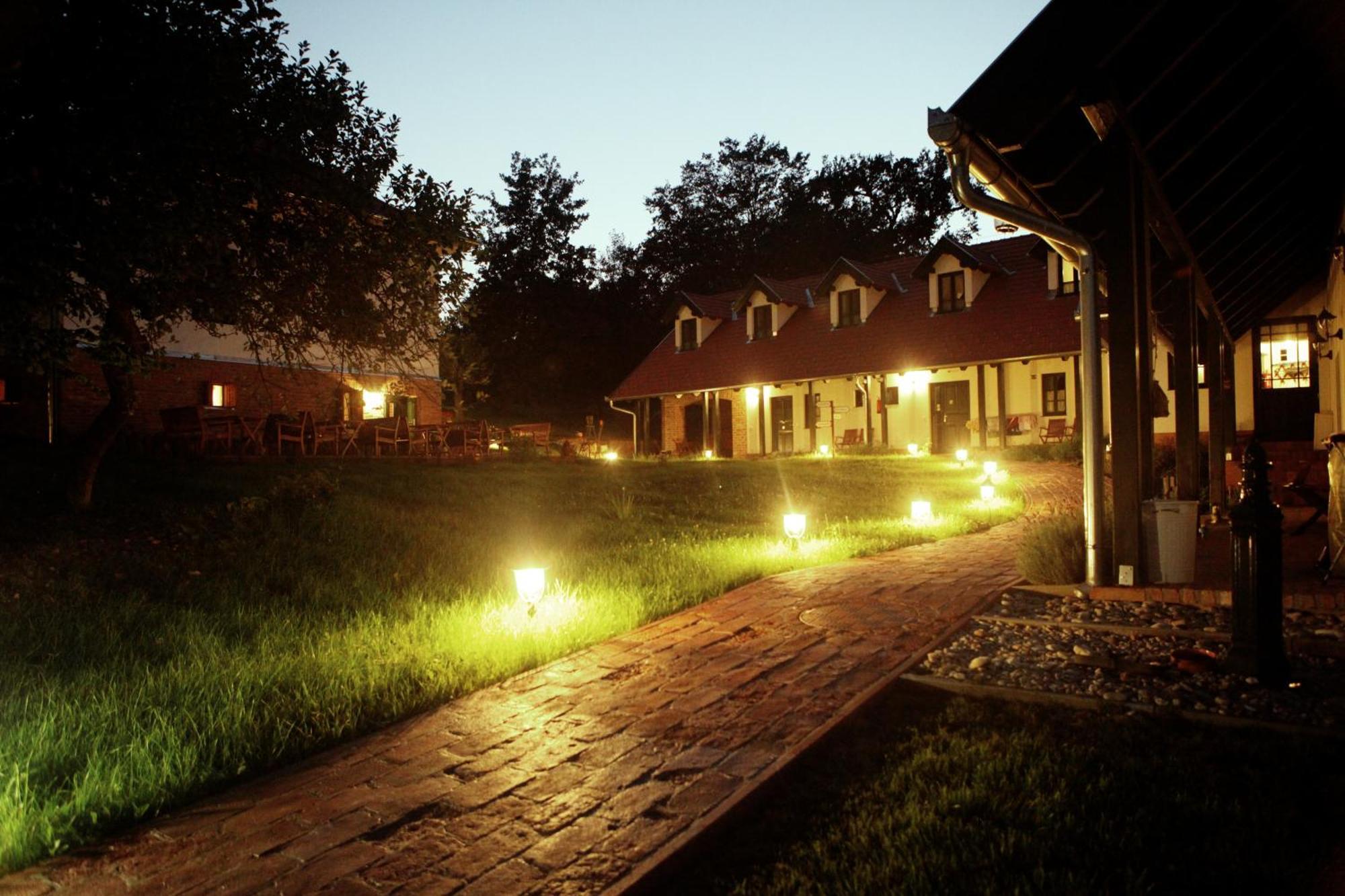 Bed and Breakfast Kosbor Panzio Magyarszombatfa Zewnętrze zdjęcie