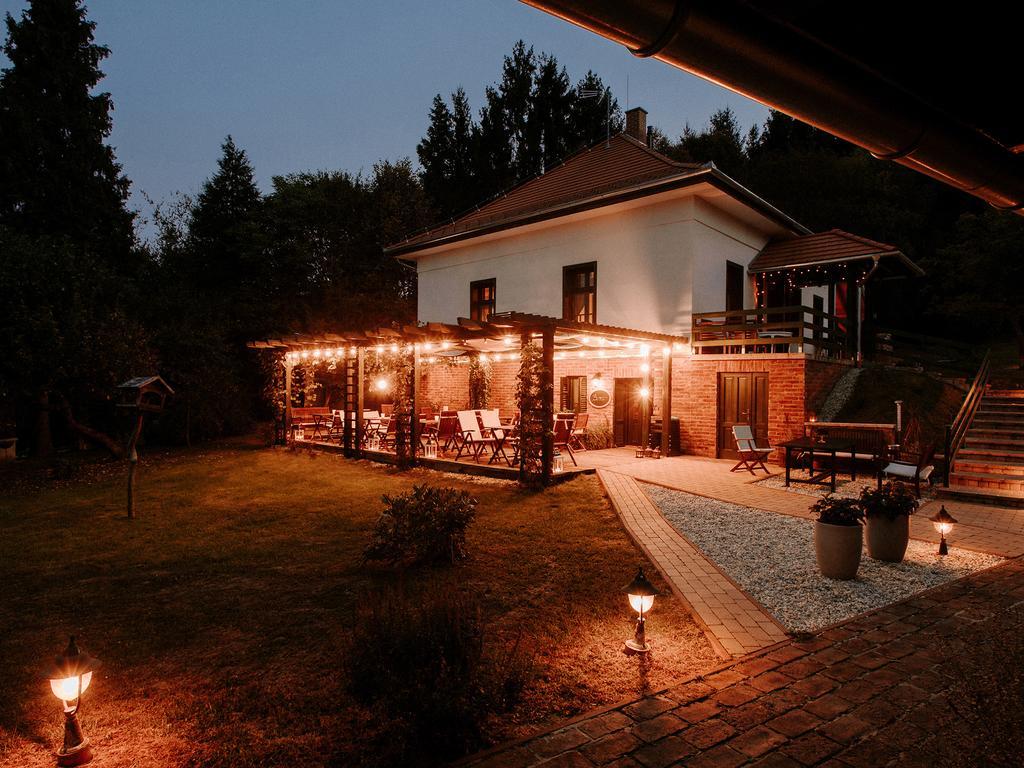 Bed and Breakfast Kosbor Panzio Magyarszombatfa Zewnętrze zdjęcie